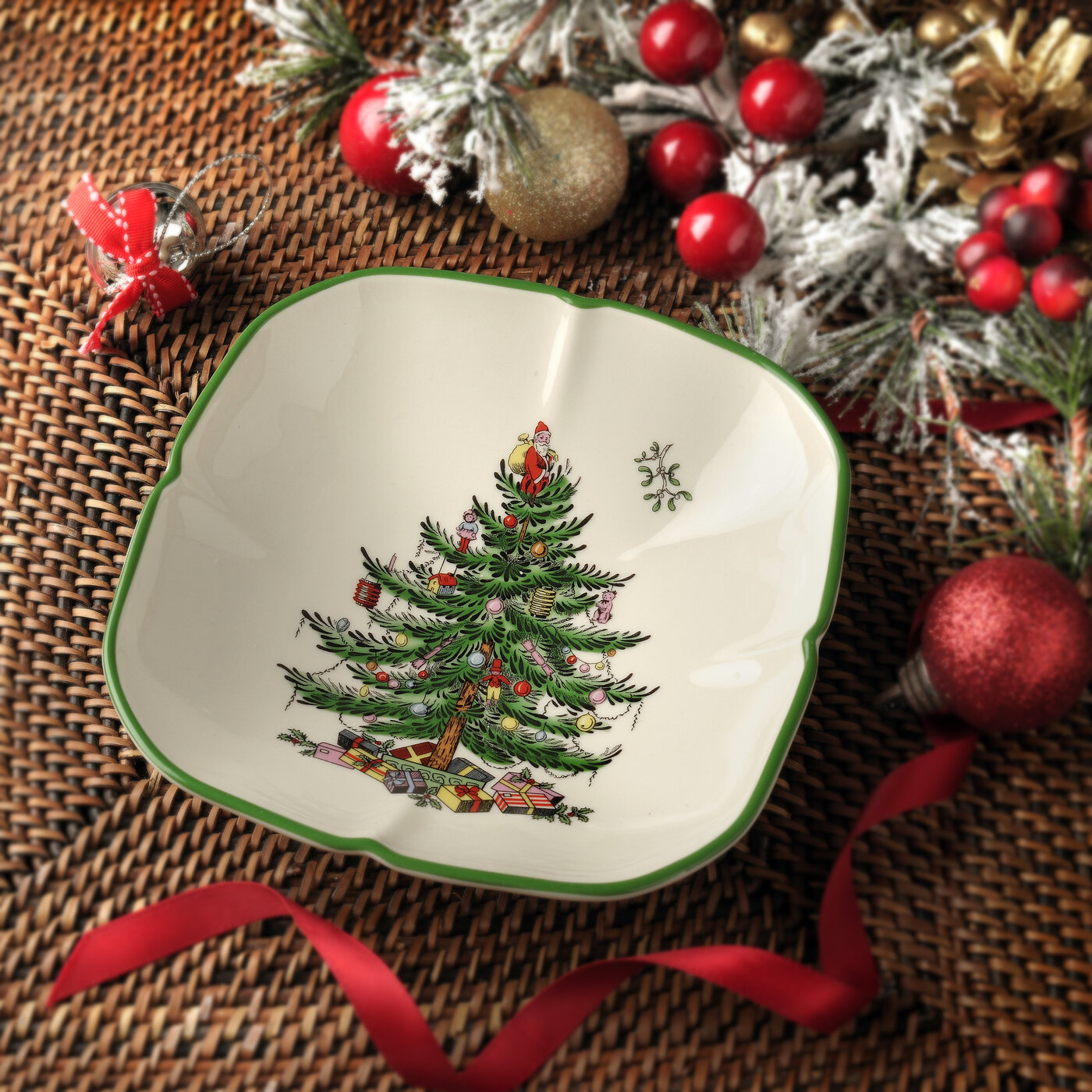 Spode Christmas Tree Sculpted Pie Dish