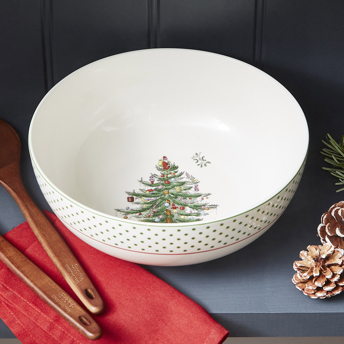 Christmas Tree Polka Dot 10" Serving Bowl Set image number null