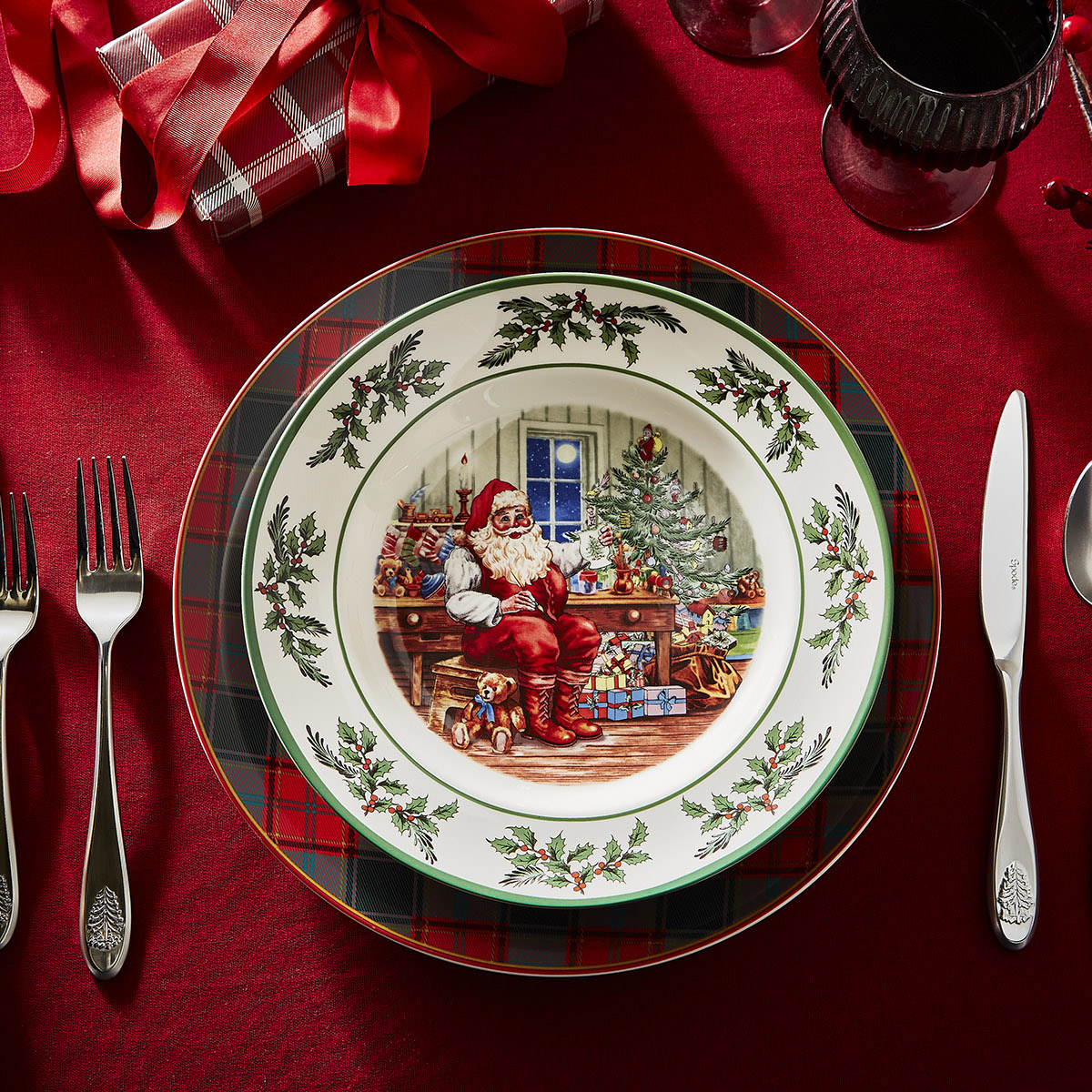 Christmas Tree 2024 Annual Collector Dinner Plate image number null