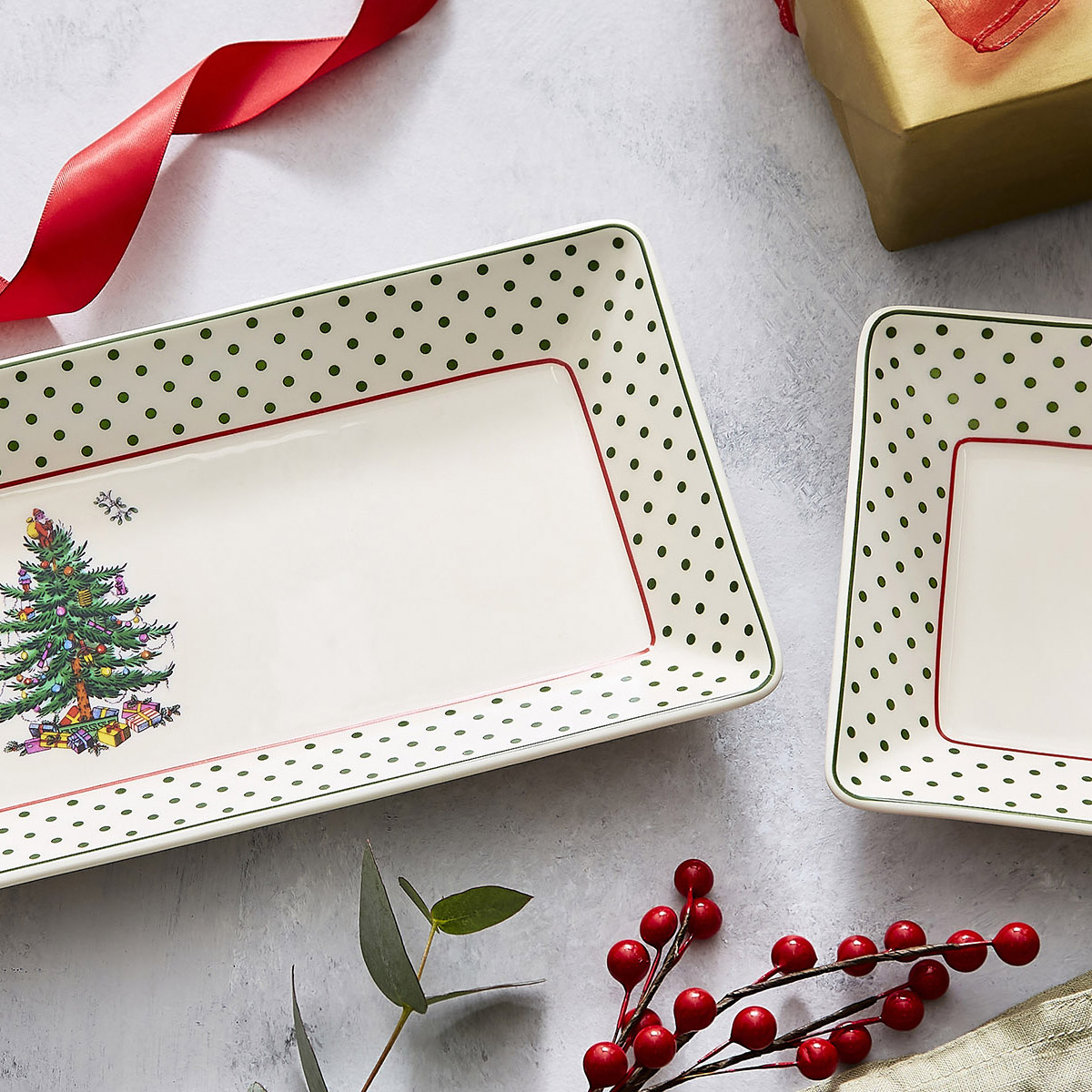 Christmas Tree Polka Dot 3 Piece Nesting Tray image number null