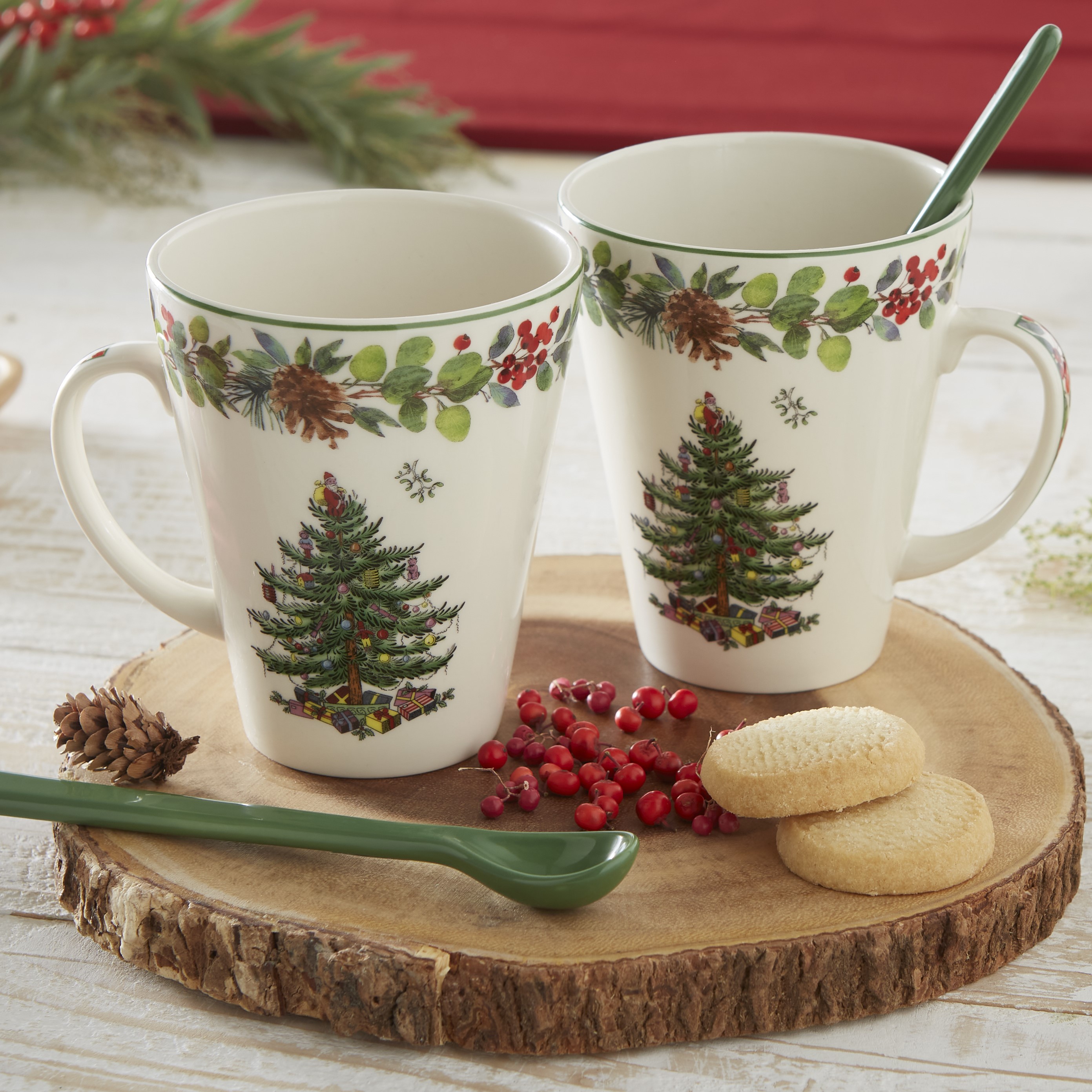 Spode Christmas Tree 2023 Annual 4pc Mug and Spoon Set, Christmas Mugs -  Microwave & Dishwasher Safe, Cute Coffee Mugs, Porcelain Coffee Cup &  Spoon